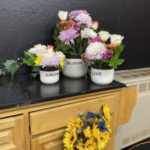 “Bloom, Live, Grow” vase set, limited supply! Only two Available!